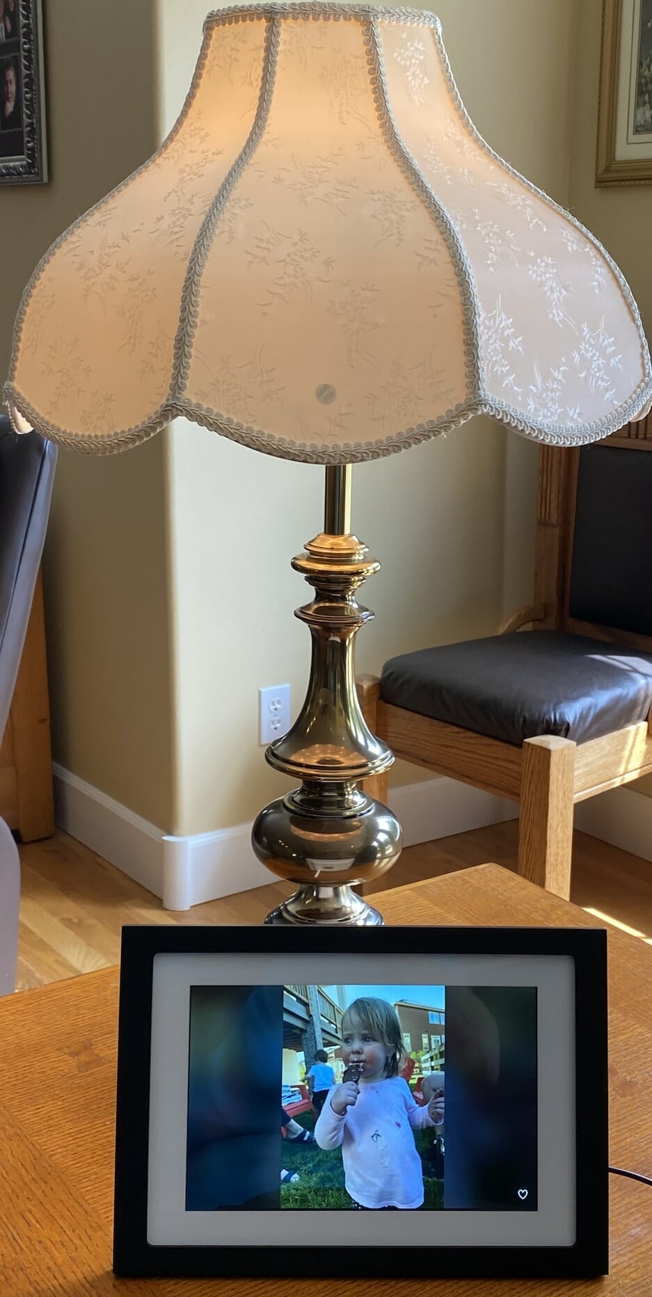 Skylight Picture Frame - The best WiFi Picture frame?