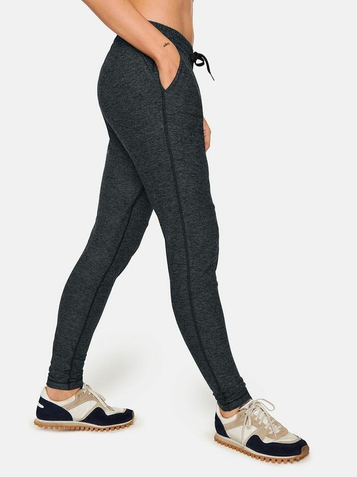 Best Women's Joggers: lululemon vs Vuori vs Outdoor Voices and more! 13 Best Women's Joggers: lululemon vs Vuori vs Outdoor Voices and more! 12