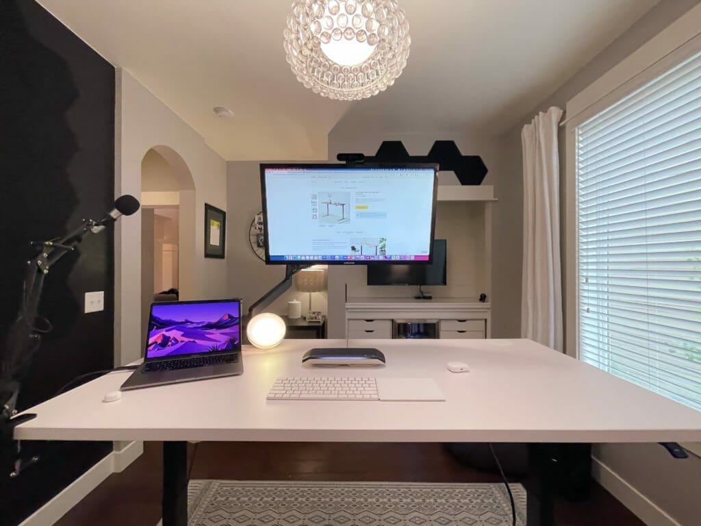 Jarvis Standing Desk Review: we put the best-selling standing desk to the test 2 Jarvis Standing Desk Review: we put the best-selling standing desk to the test 2