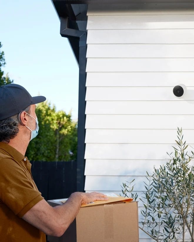How long does the new Nest Cam Outdoor work on a single charge? 3 How long does the new Nest Cam Outdoor work on a single charge? 2