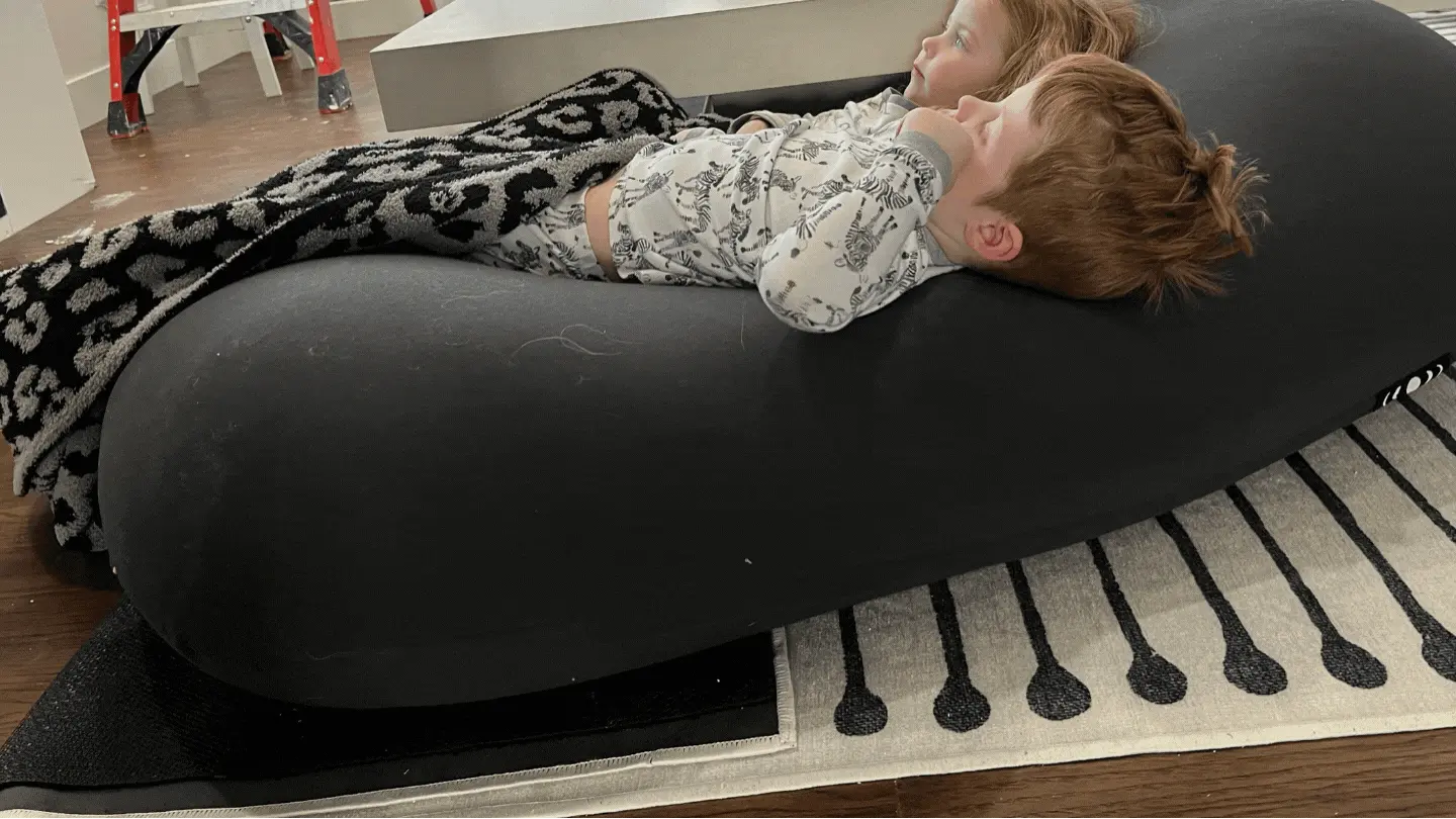 Moon Pod Review: A bean bag on steroids... or a bag o' beans? 12 Moon Pod Review: A bean bag on steroids... or a bag o' beans? 10